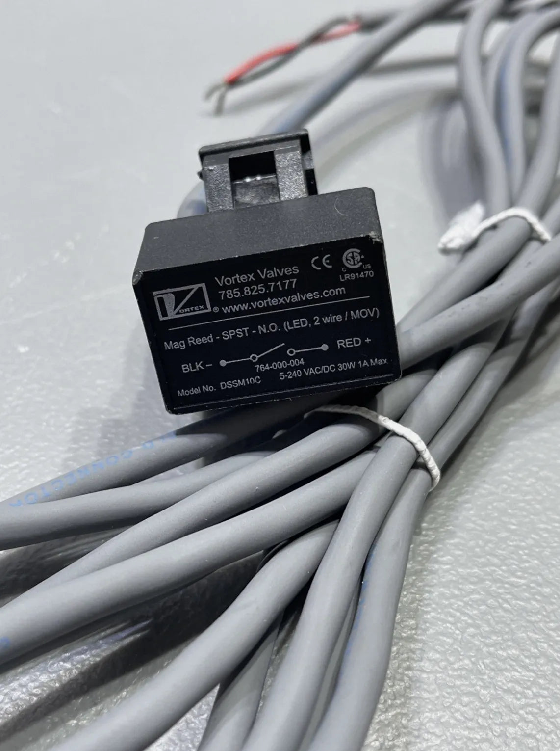 Válvulas Vórtice DSSM10C Caña Interruptor Magnético Mag Reed SPST LED 2 Cables / MOV