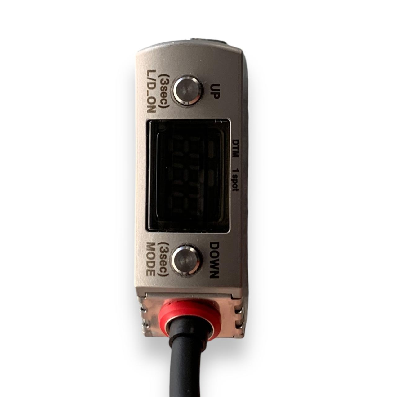KEYENCE LR-ZB100P Sensor