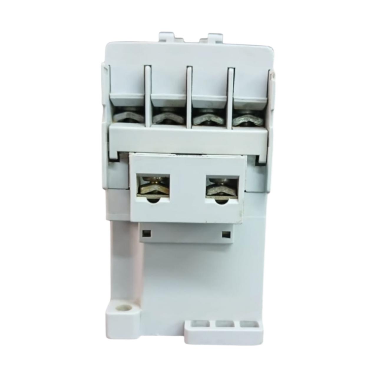 Allen Bradley 100-c23*10 Ser C contactor trifásico IEC Con Detalle