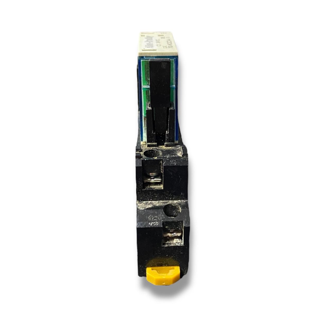 Allen Bradley 700-hn122+700-hk32z24-4 socket