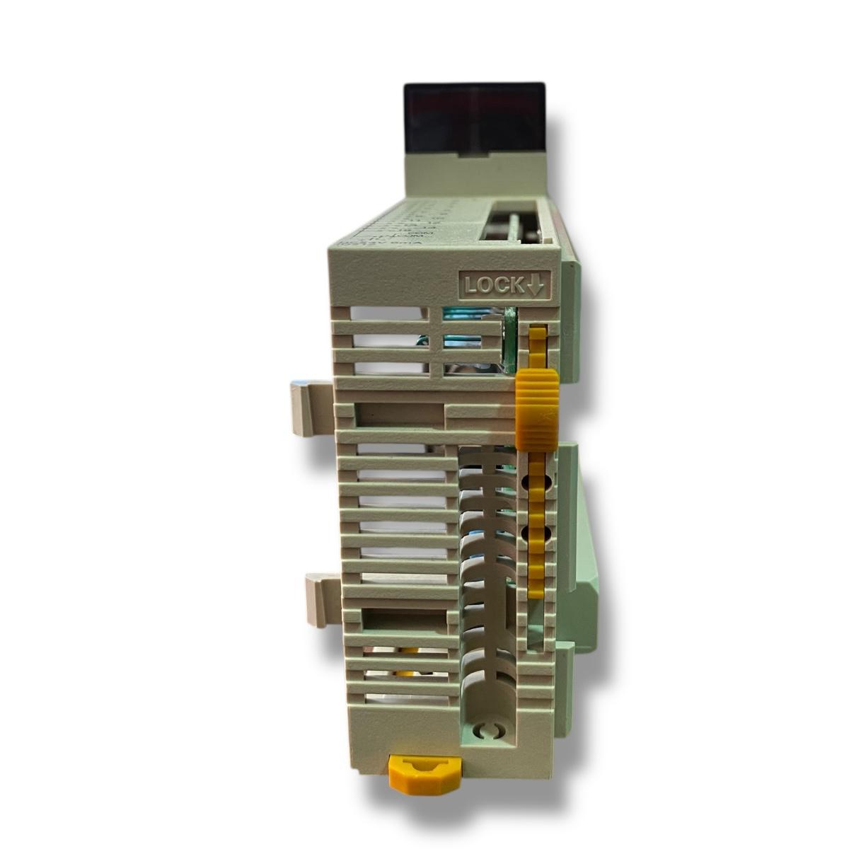 Omron Cqm1-id212 módulo de entradas digitales Sin Tapa