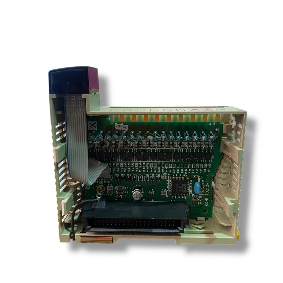 Omron Cqm1-id212 módulo de entradas digitales Sin Tapa