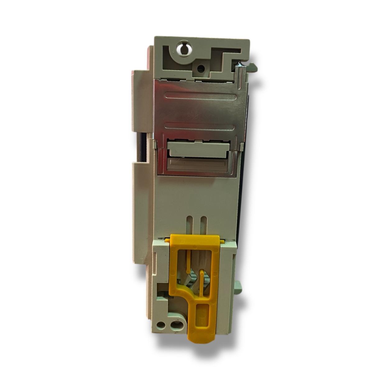 Omron Cqm1-id212 módulo de entradas digitales Sin Tapa