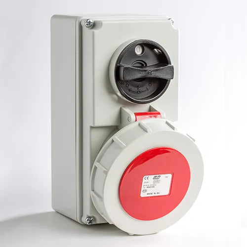 Base mural enclavamiento 32A 3P+N+T 220/400VCA 6h Rojo IP66-IP67