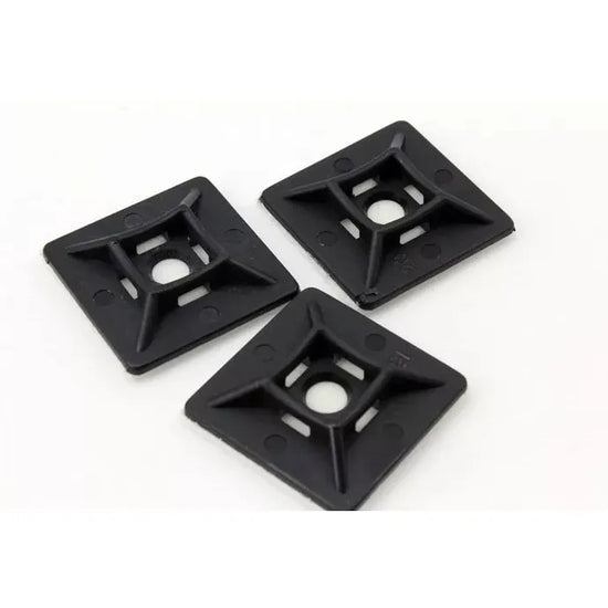 Base autoadherible para cinchos M,I,S 19Hx19Wmm 100Pz Negro