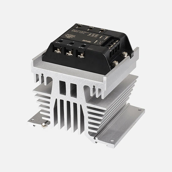 SRH3-1275 SSR trifásico con disipador 75A Input 4-30VCD Output 24-240VCA