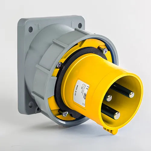 Clavija empotrar inclinada 63A 2P+T 120VCA 4h Amarillo IP66-IP67