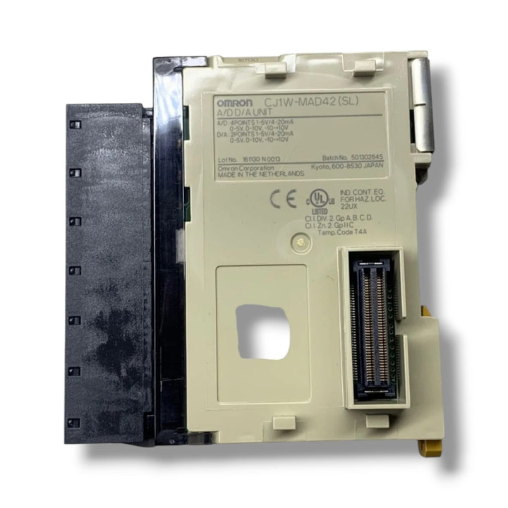 OMRON CJ1W-MAD42 MODULO DE ENTRADAS Y SALIDAS
