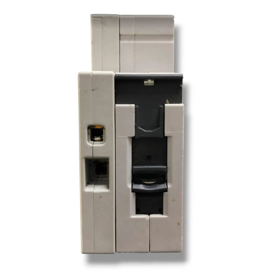 SIEMENS 5SY4106-8 CON ST3010 INTERRUPTOR AUTOMATICO CON DETALLE