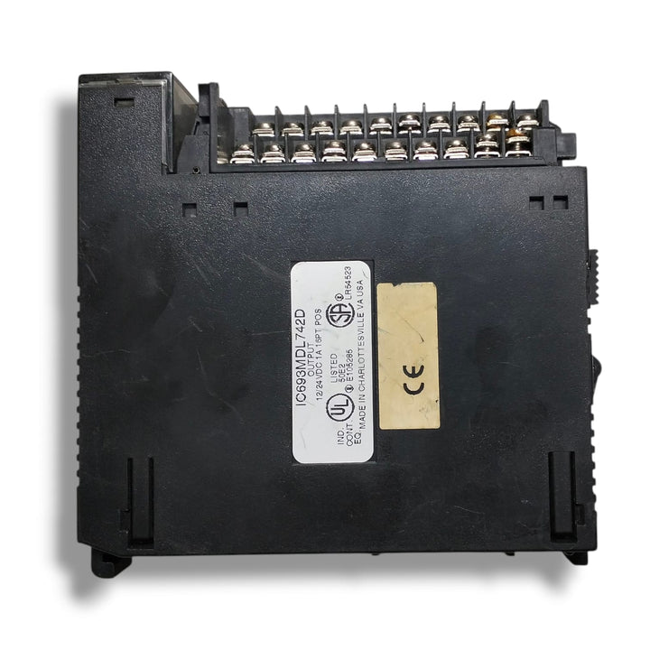 GE FANUC IC693MDL742D MODULO DE SALIDA CON DETALLE
