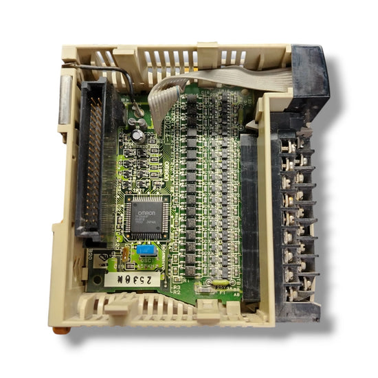 OMRON CQM1-OD214 Módulo de Seguridad
