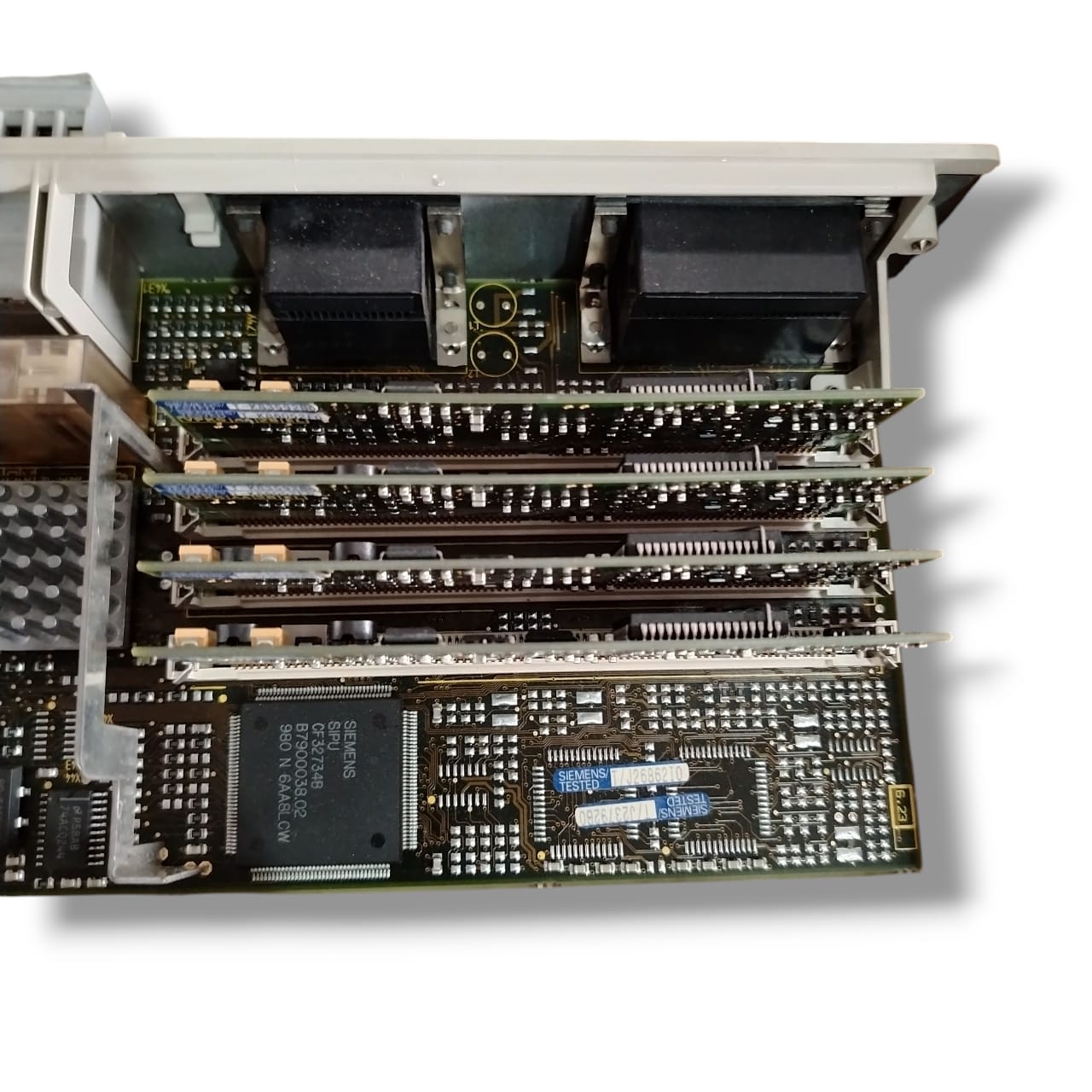 SIEMENS 6SN1118-0DH22-0AA0 LE FALTA 1 CONECTOR