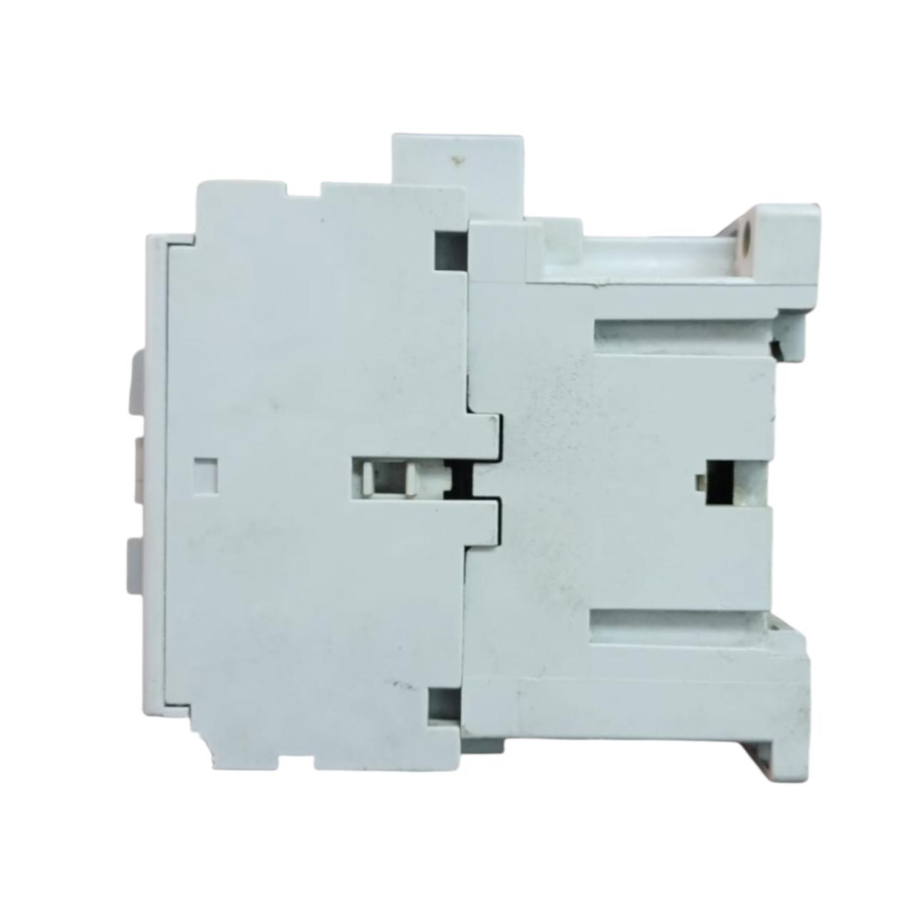 Allen Bradley 100-c23*10 Ser C contactor trifásico IEC Con Detalle