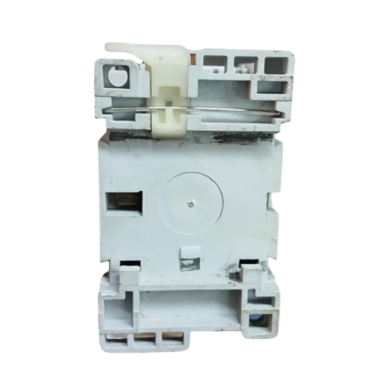 Allen Bradley 100-c23*10 Ser C contactor trifásico IEC Con Detalle