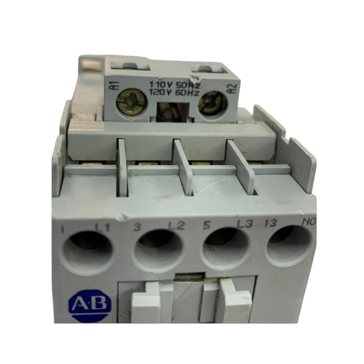 Allen Bradley 100-c09*10 Ser A contactor trifásico IEC Con Detalle