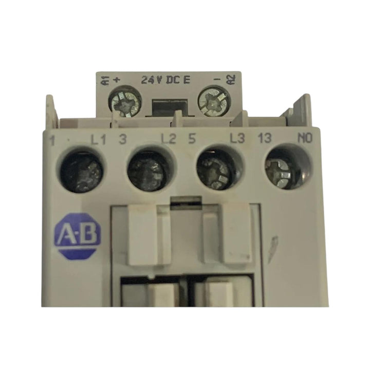 Allen Bradley 100-c16e*10 Ser B contactor trifásico