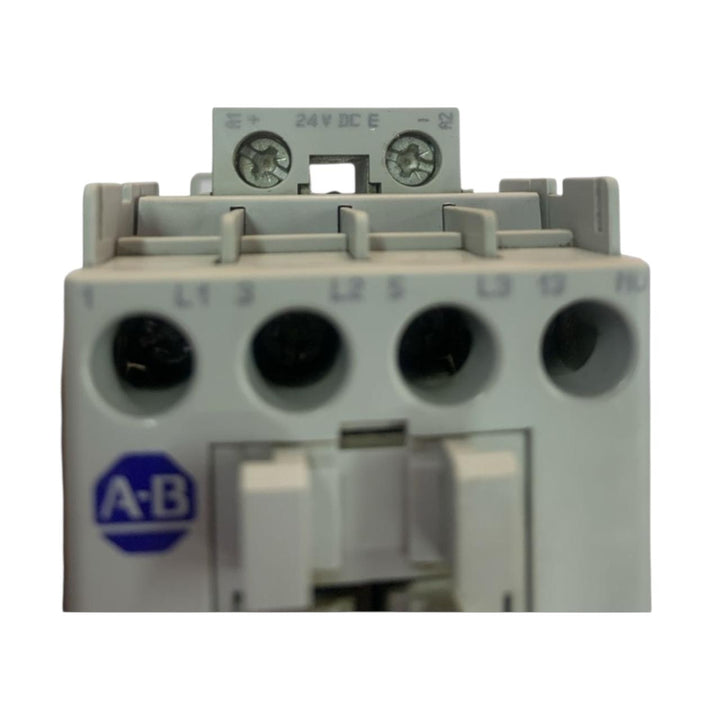 Allen Bradley 100-c09e*10 Ser A contactor IEC trifásico
