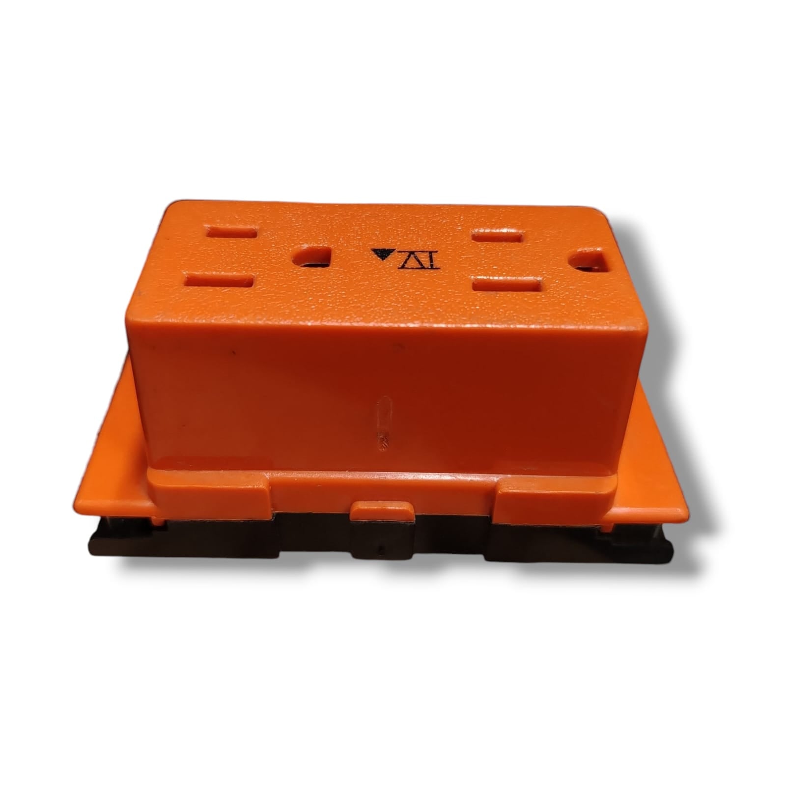 BYRNE BE08065-3-G-4-BB TOMACORRIENTE