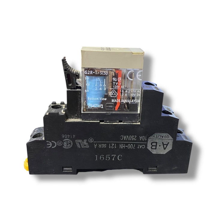Allen Bradley 700-hn 121+g2r-1-s relé montado sobre su base