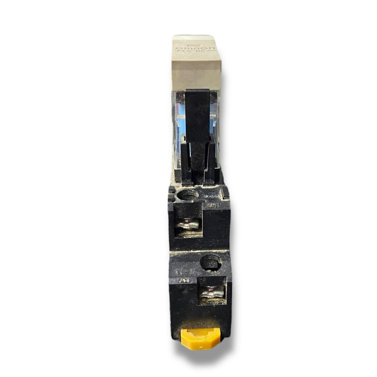 Allen Bradley 700-hn 121+g2r-1-s relé montado sobre su base