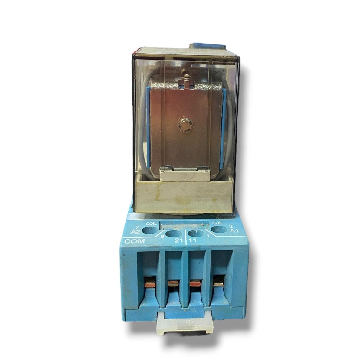 Finder 60.12.9.024.0040 Con Base 90.20 relé electromecánico