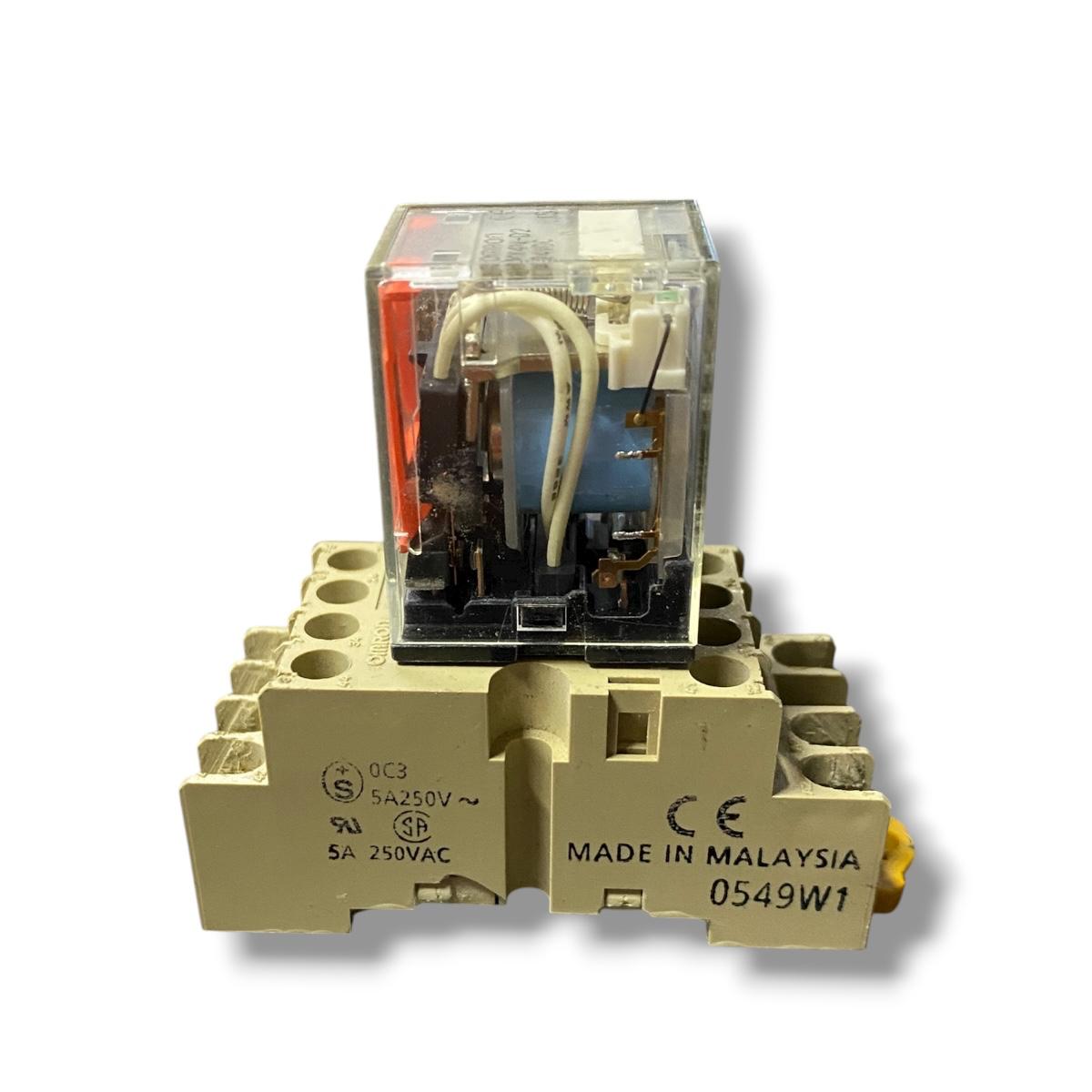 Omron My4n-d2+pyf-14a-n relé + su zócalo