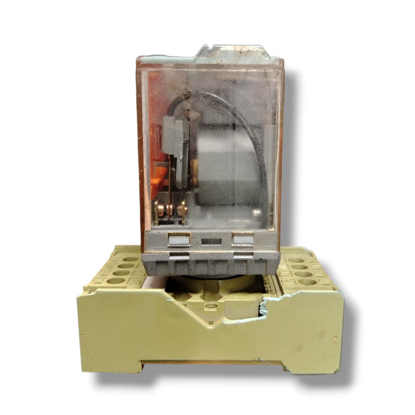 RELECO C2-A20X/120 V CON ZOCALO RELE S2-B CON DETALLE