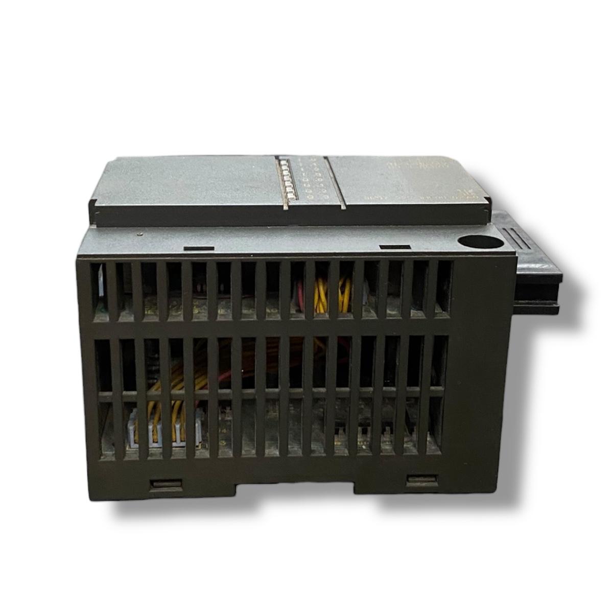 SIEMENS 6ES7 223-1HF00-0XA0 módulo de E/S