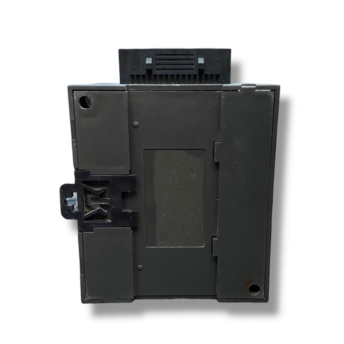 SIEMENS 6ES7 223-1HF00-0XA0 módulo de E/S