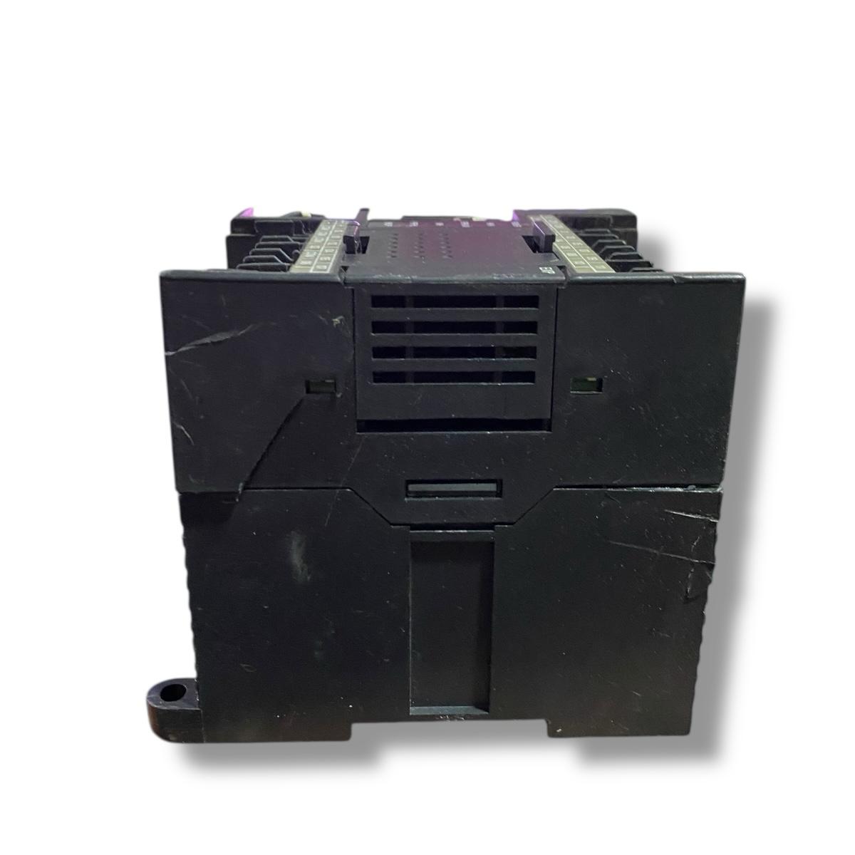 Omron Plc Cp1l-l20dr-a Controlador Lógico Programable
