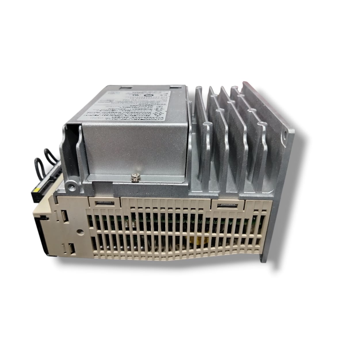 YAWASKA SGDV-5R4D01A020000 SERVODRIVE AMPLIFICADOR