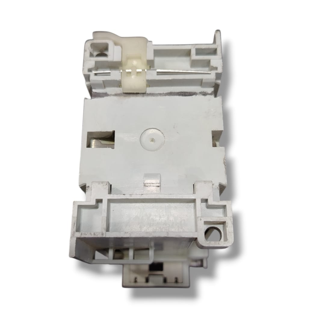 ALLEN BRADLEY 100-C16D*10 SER B