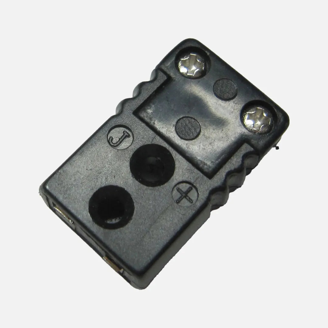 Clavija miniatura tipo J