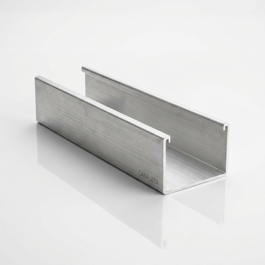 BIND [G1X4LG6] 6 PIES CANALETA RANURADA ANCHA PANDUCT GRIS CLARO PVC 4.1 PULG X 1.25 PULG